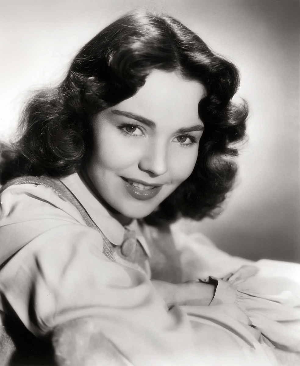 Jennifer Jones - HD Wallpapers