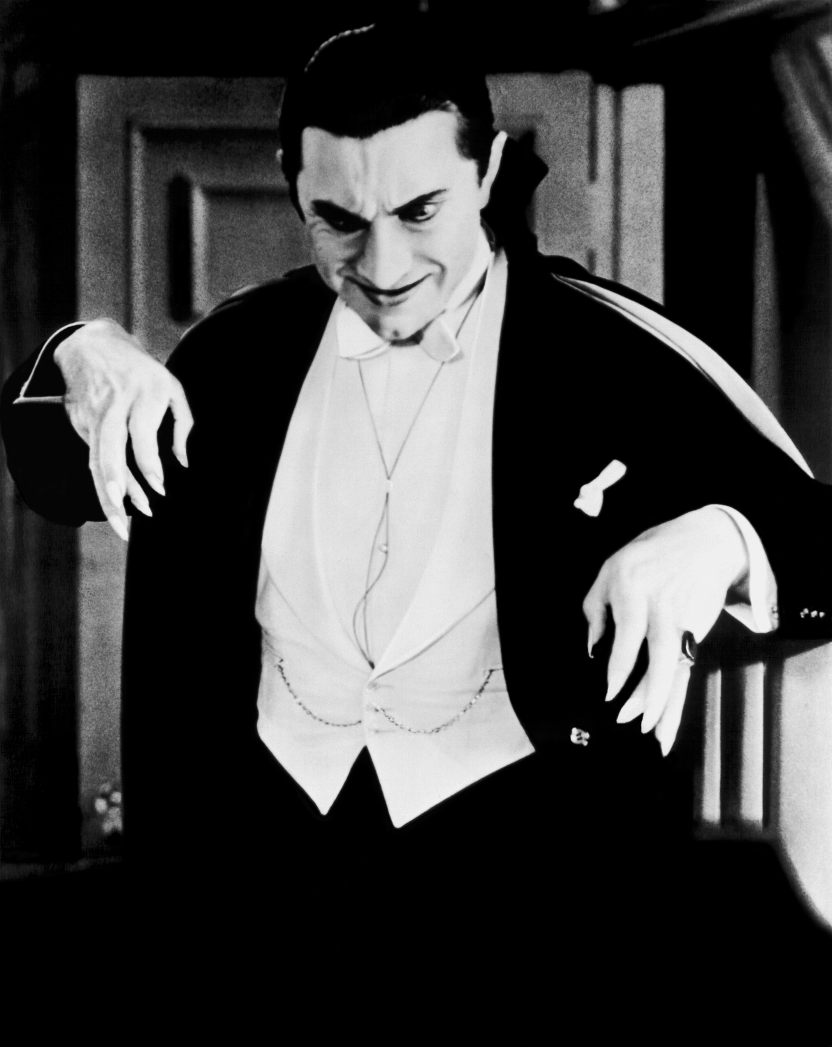 http://www.doctormacro.com/Images/Lugosi,%20Bela/Lugosi,%20Bela%20(Dracula)_01.jpg