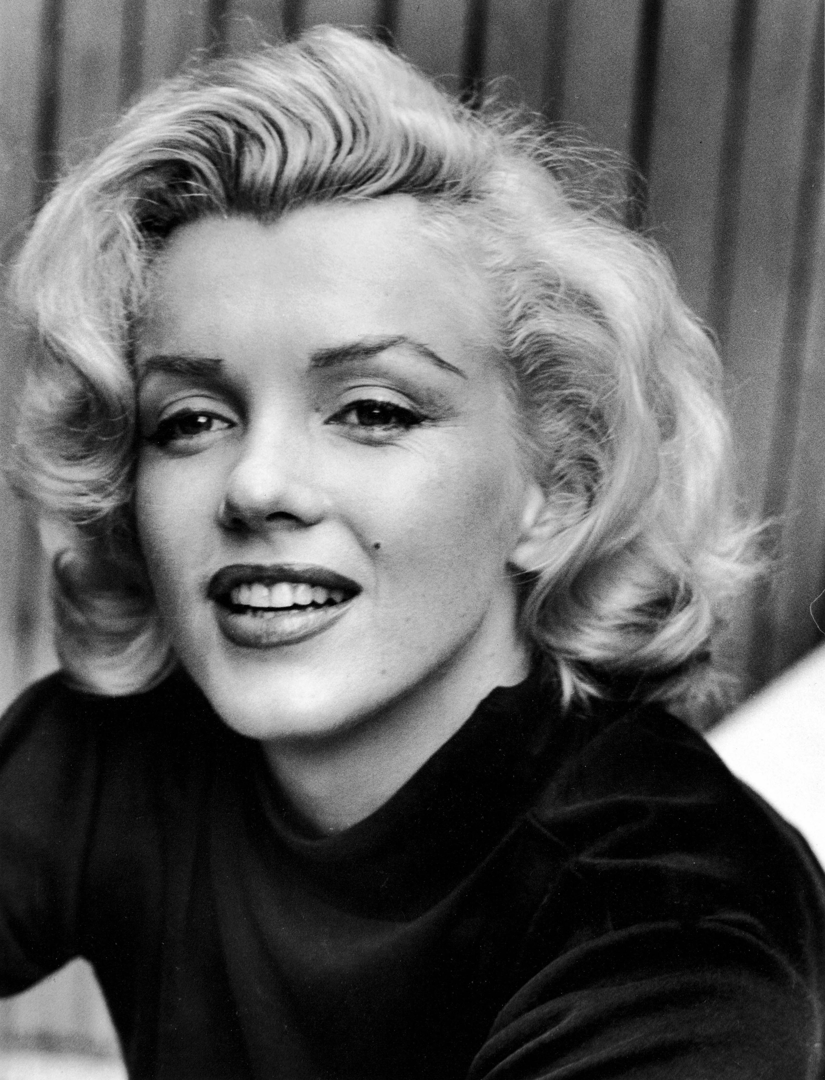 http://www.doctormacro.com/Images/Monroe,%20Marilyn/Annex/NRFPT/Annex%20-%20Monroe,%20Marilyn_NRFPT_021.jpg